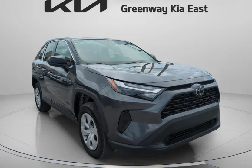 2024 Toyota RAV4 LE photo 1