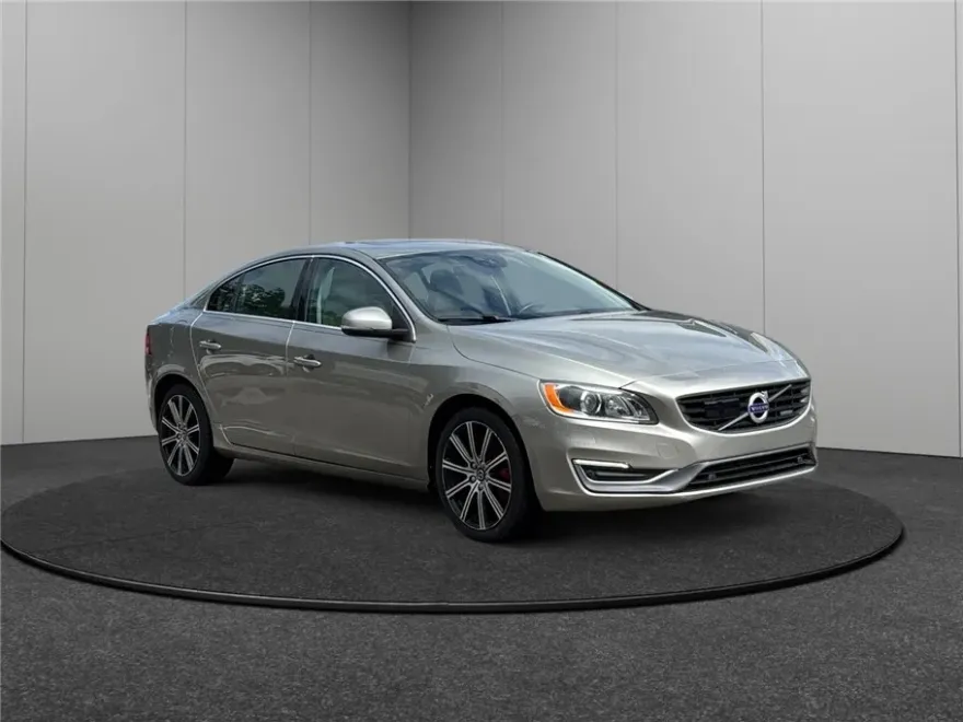 2016 Volvo S60 T5 Inscription Platinum photo 1
