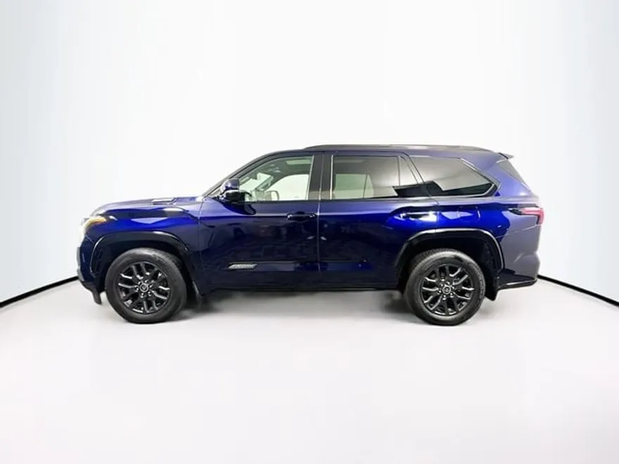 2023 Toyota Sequoia Platinum photo 1