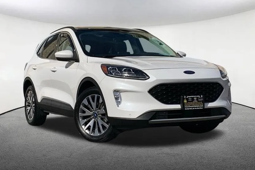 2022 Ford Escape Titanium photo 1