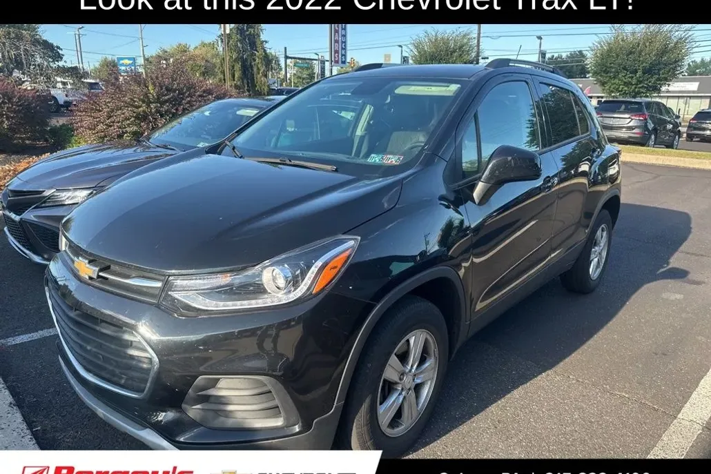 2022 Chevrolet Trax LT photo 1