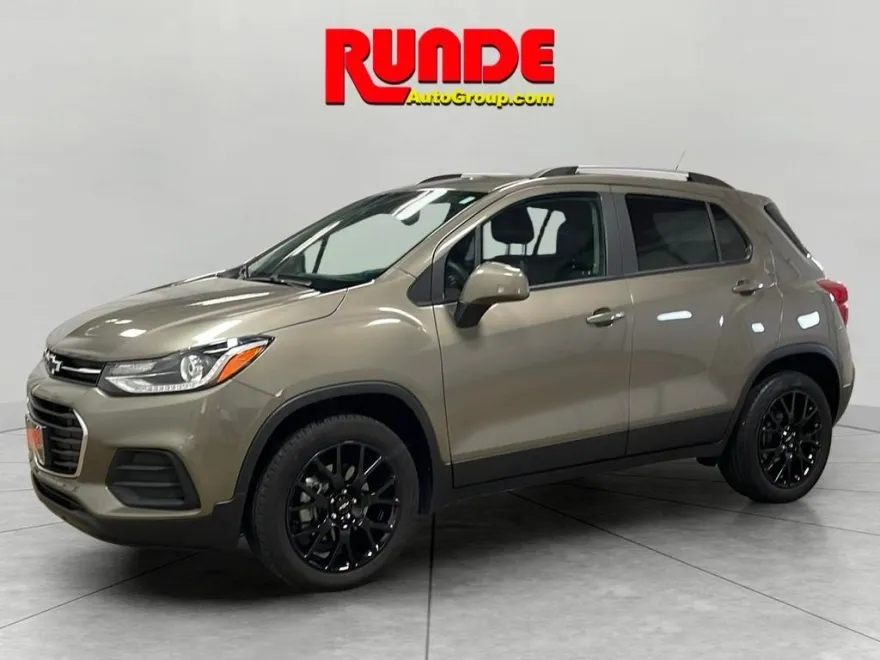 2022 Chevrolet Trax LT photo 1
