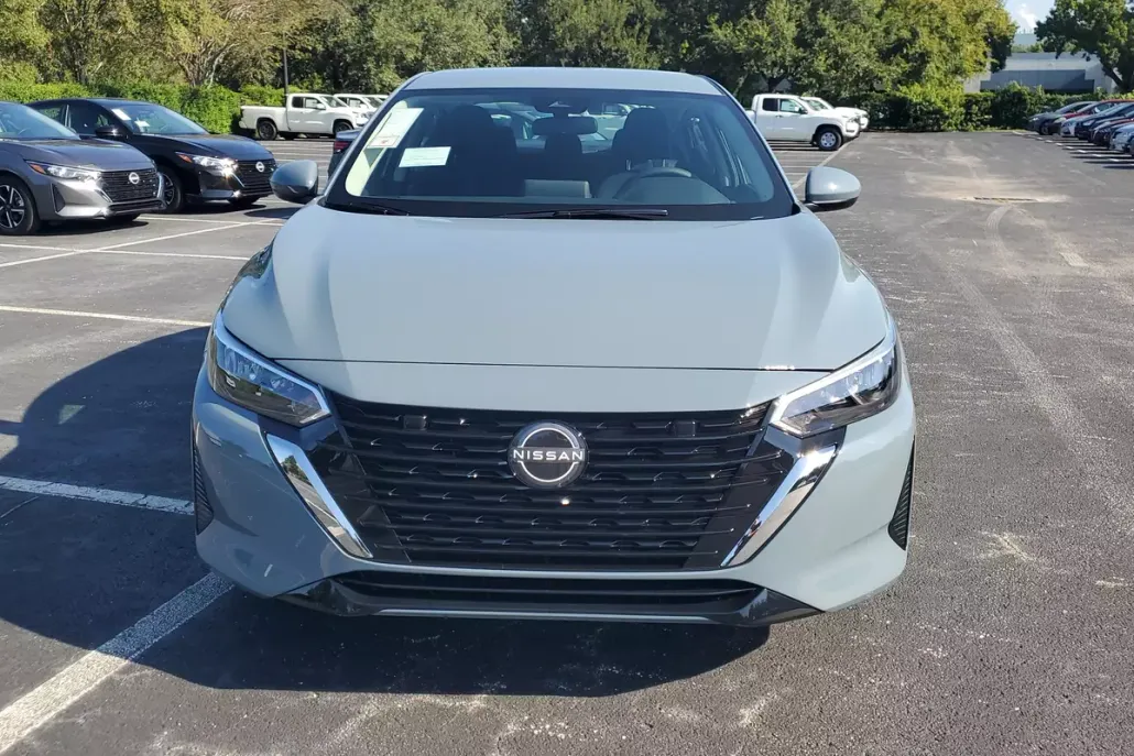 2025 Nissan Sentra SV photo 1