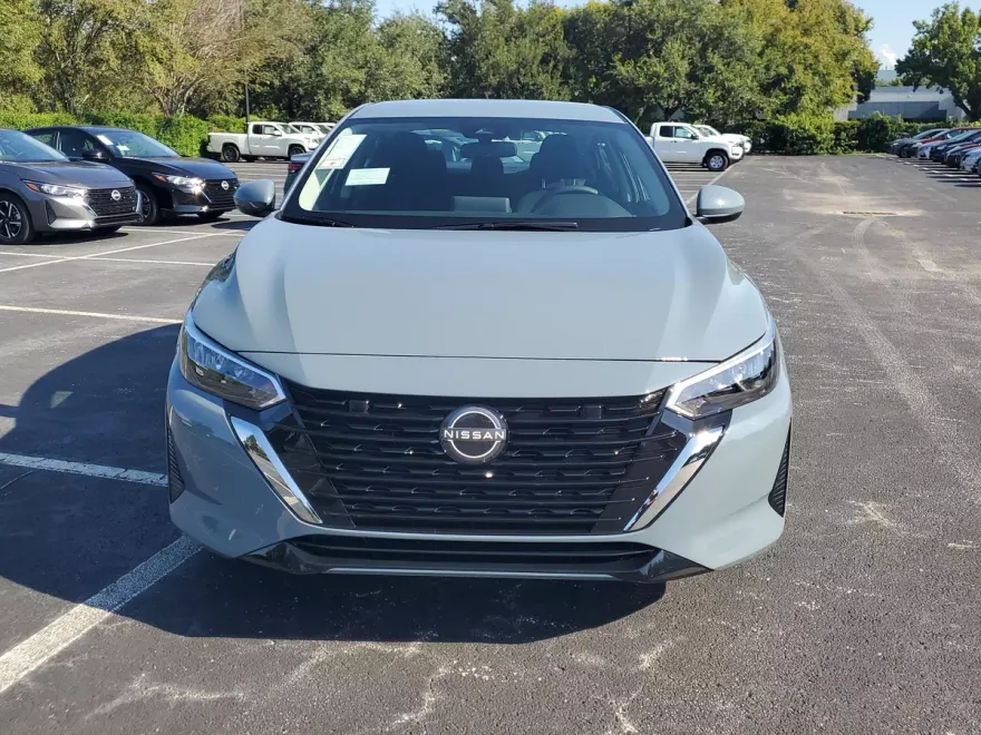 2025 Nissan Sentra SV photo 1
