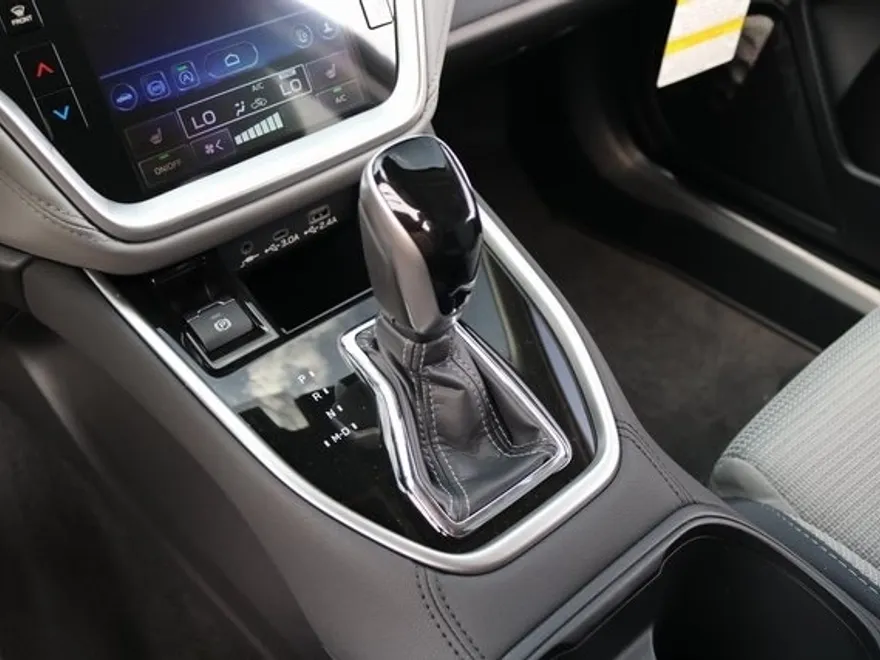 2025 Subaru Outback Premium photo 1