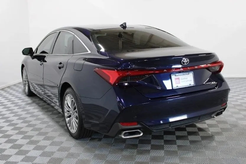 2022 Toyota Avalon Limited photo 1