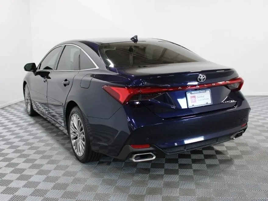2022 Toyota Avalon Limited photo 1
