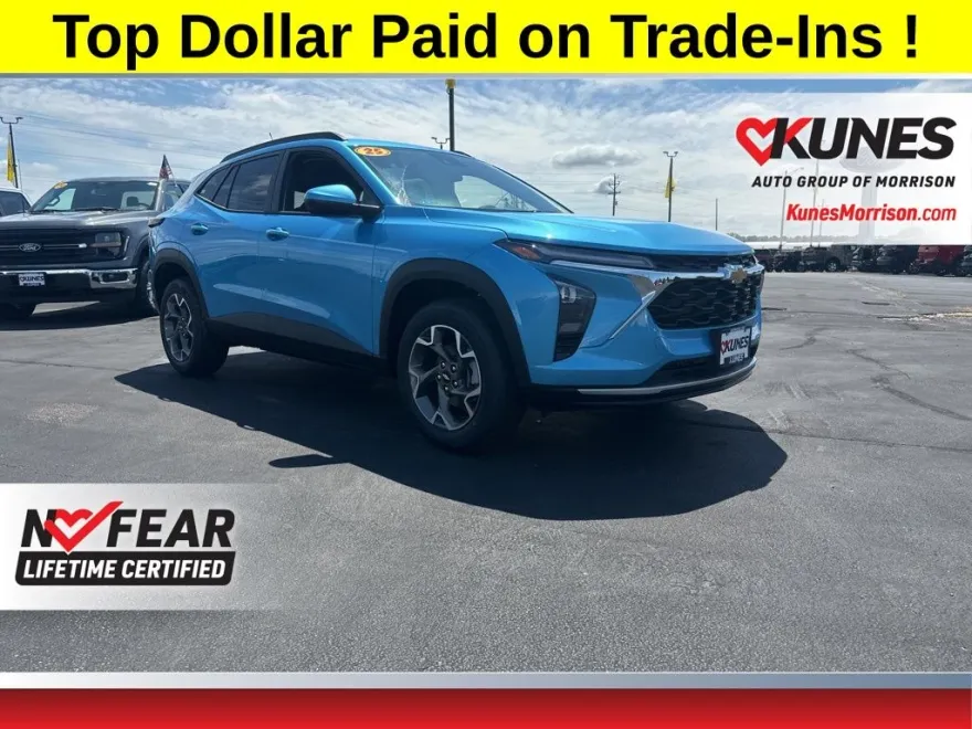2025 Chevrolet Trax LT photo 1