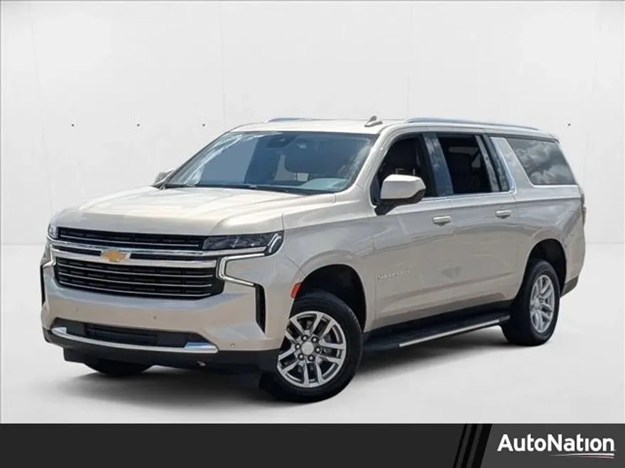 2023 Chevrolet Suburban LT photo 1