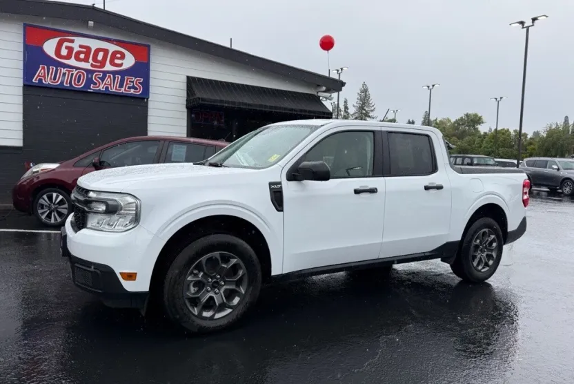 2024 Ford Maverick XLT photo 1