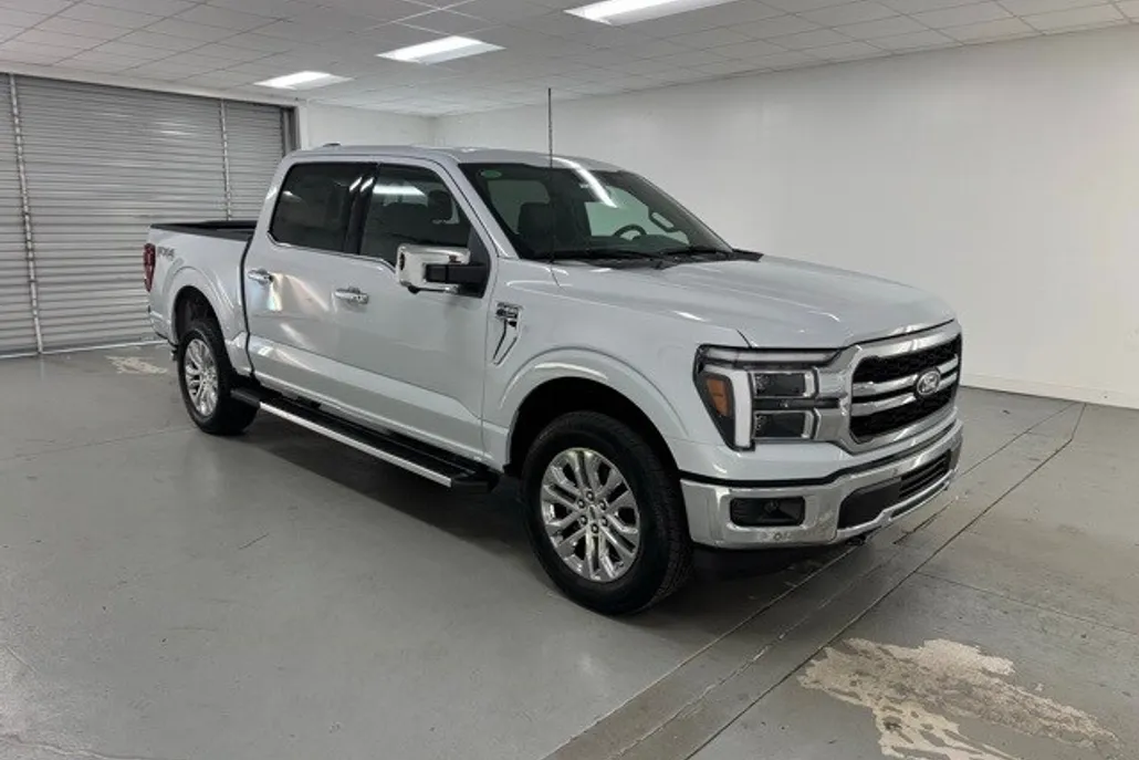 2025 Ford F-150 Lariat photo 1