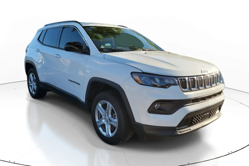 2023 Jeep Compass Latitude photo 1