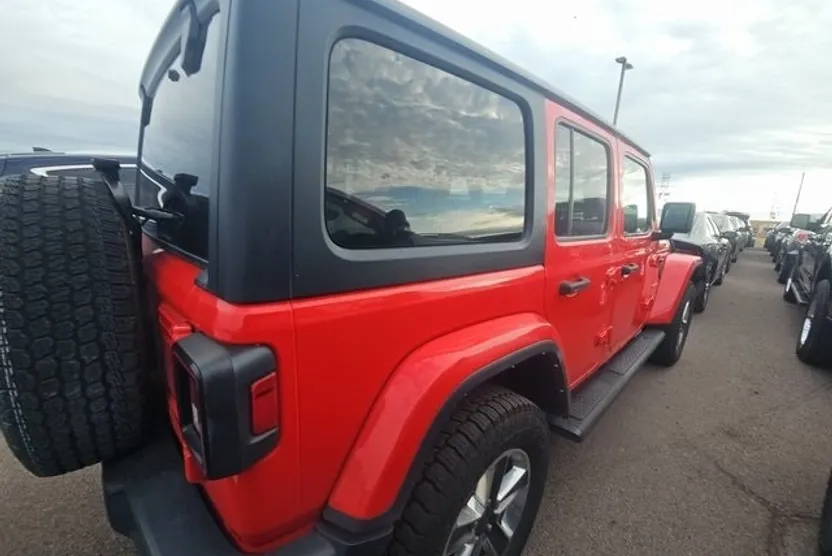2022 Jeep Wrangler Unlimited Sahara photo 1