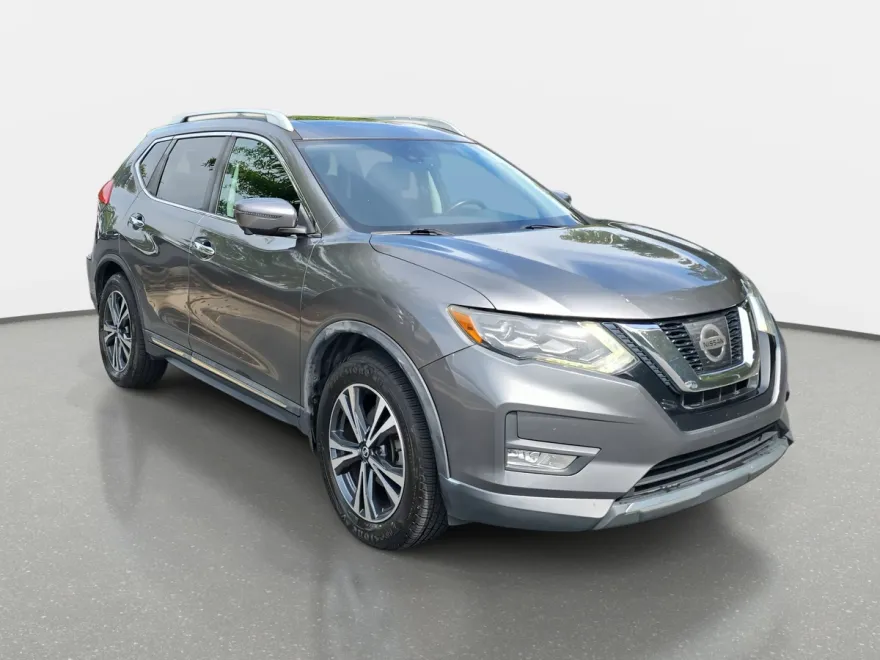 2017 Nissan Rogue SL photo 1