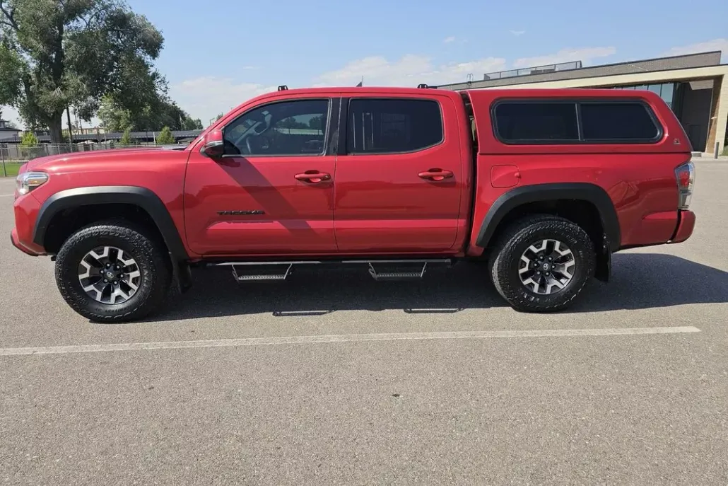 2020 Toyota Tacoma TRD photo 1