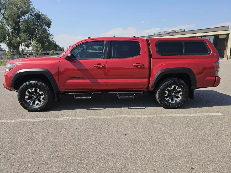 2020 Toyota Tacoma TRD photo 1
