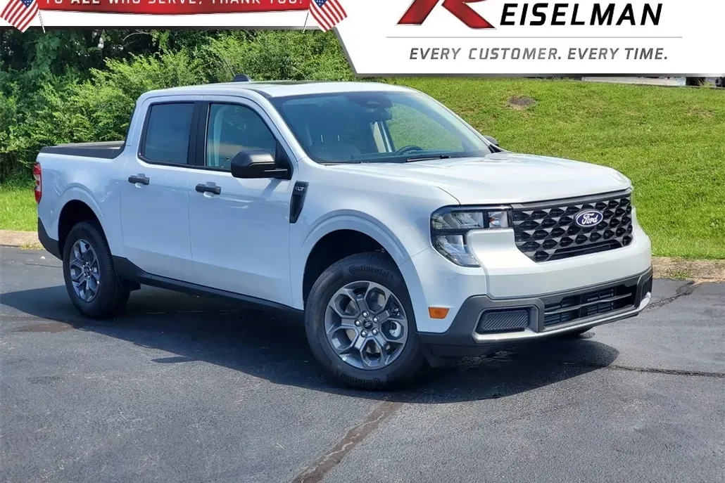 2025 Ford Maverick XLT photo 1