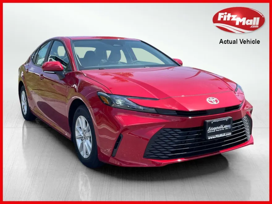 2025 Toyota Camry LE photo 1