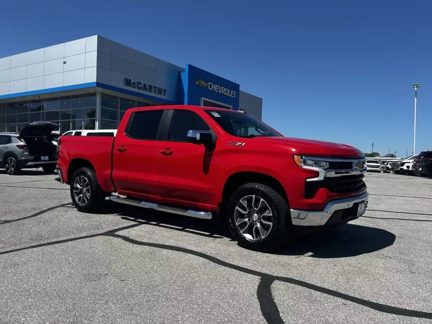 2025 Chevrolet Silverado 1500 LT photo 1