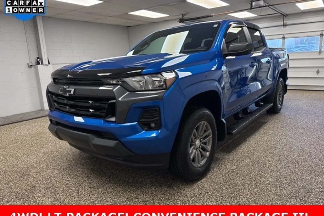2024 Chevrolet Colorado LT photo 1