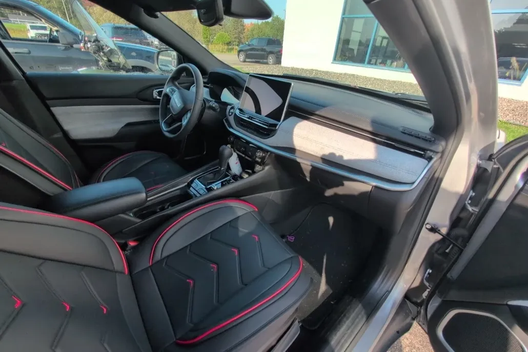2024 Jeep Compass Sport photo 1