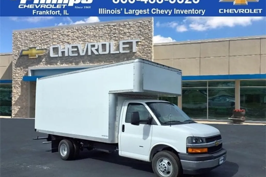 2025 Chevrolet Express 3500 Cutaway Van photo 1