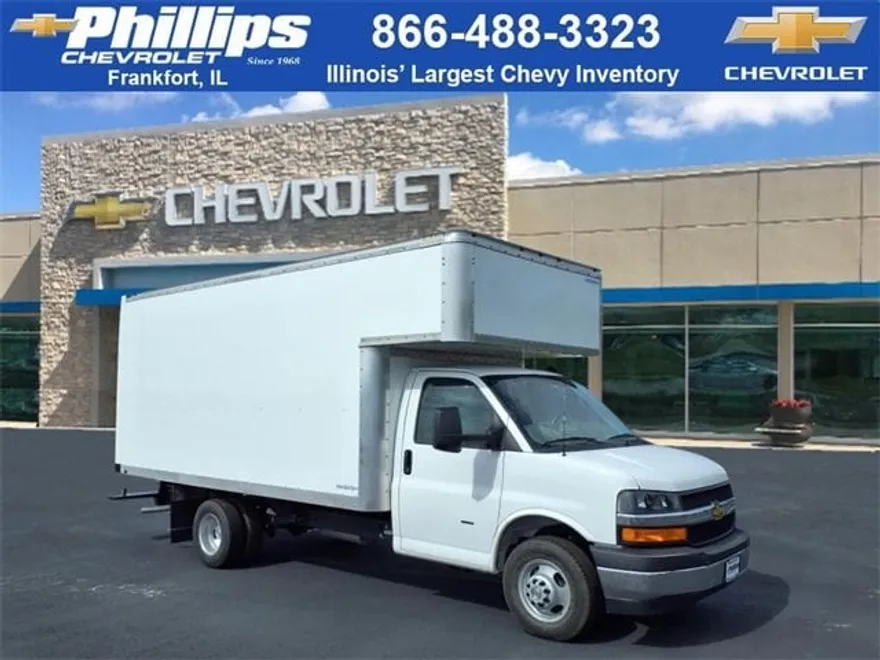 2025 Chevrolet Express 3500 Cutaway Van photo 1