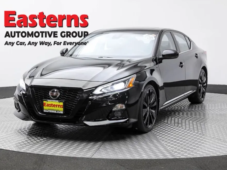 2022 Nissan Altima 2.5 SR photo 1