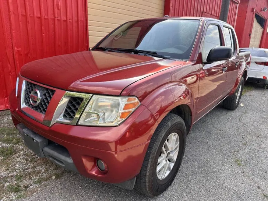 2014 Nissan Frontier SV photo 1