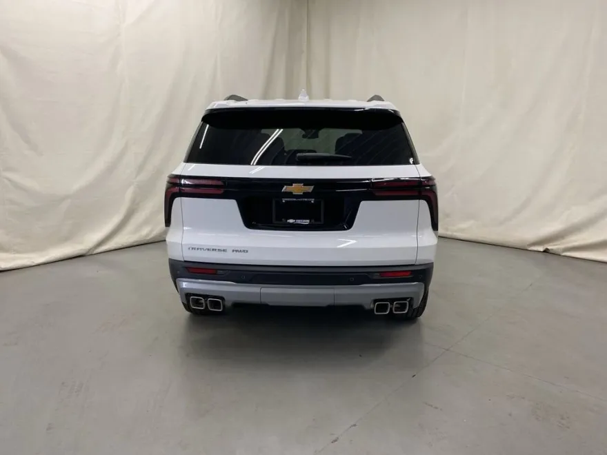 2026 Chevrolet Traverse photo 1