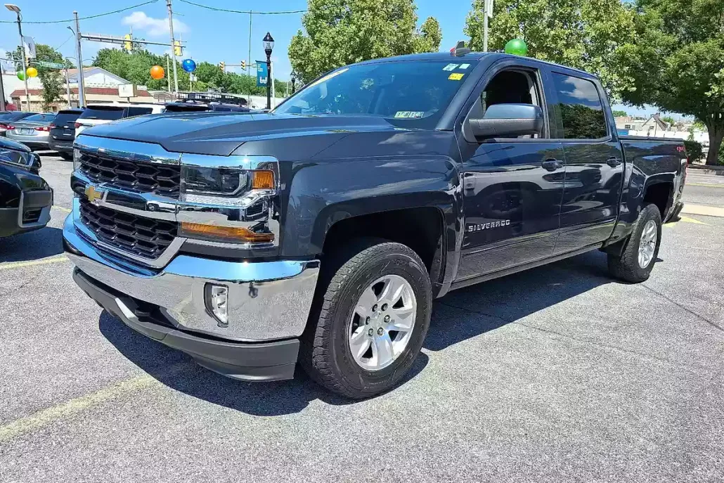 2018 Chevrolet Silverado 1500 LT photo 1