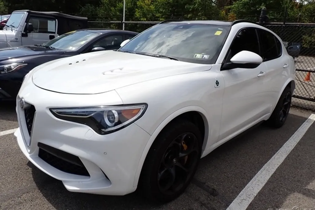 2018 Alfa Romeo Stelvio Quadrifoglio photo 1