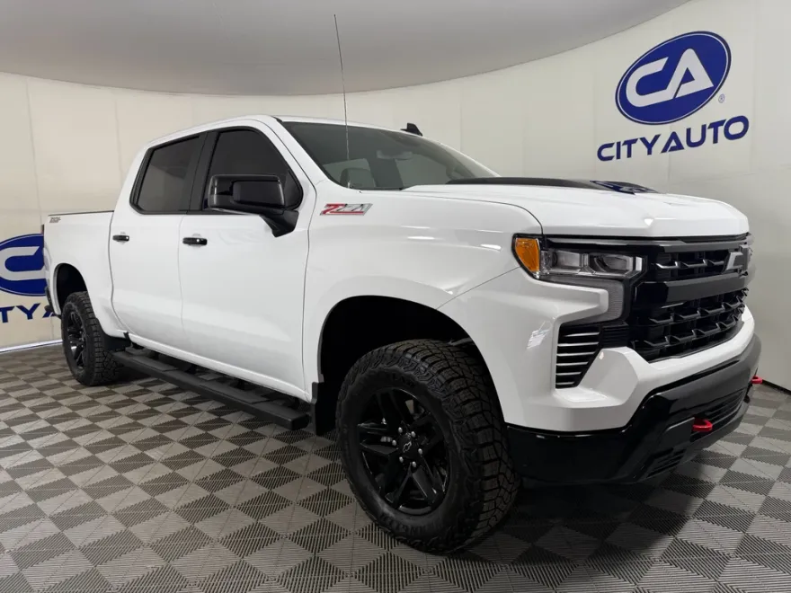2024 Chevrolet Silverado 1500 LT Trail Boss photo 1