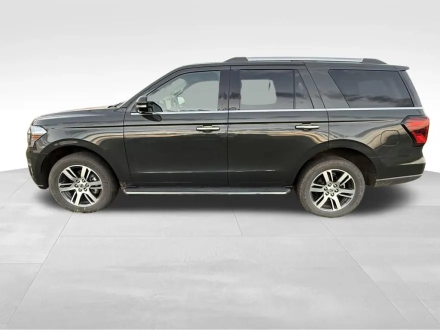 2022 Ford Expedition Limited photo 1
