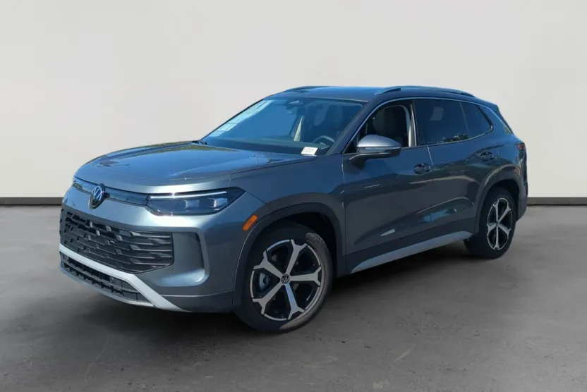 2025 Volkswagen Tiguan SE photo 1