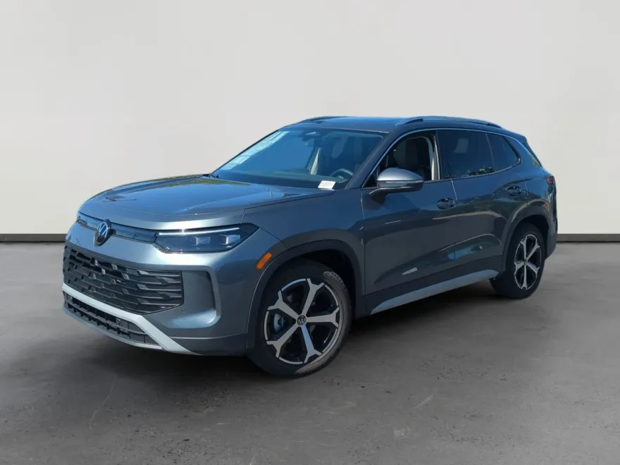 2025 Volkswagen Tiguan SE photo 1