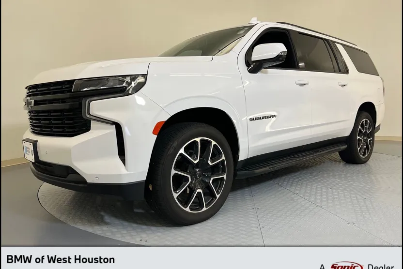 2024 Chevrolet Suburban RST photo 1