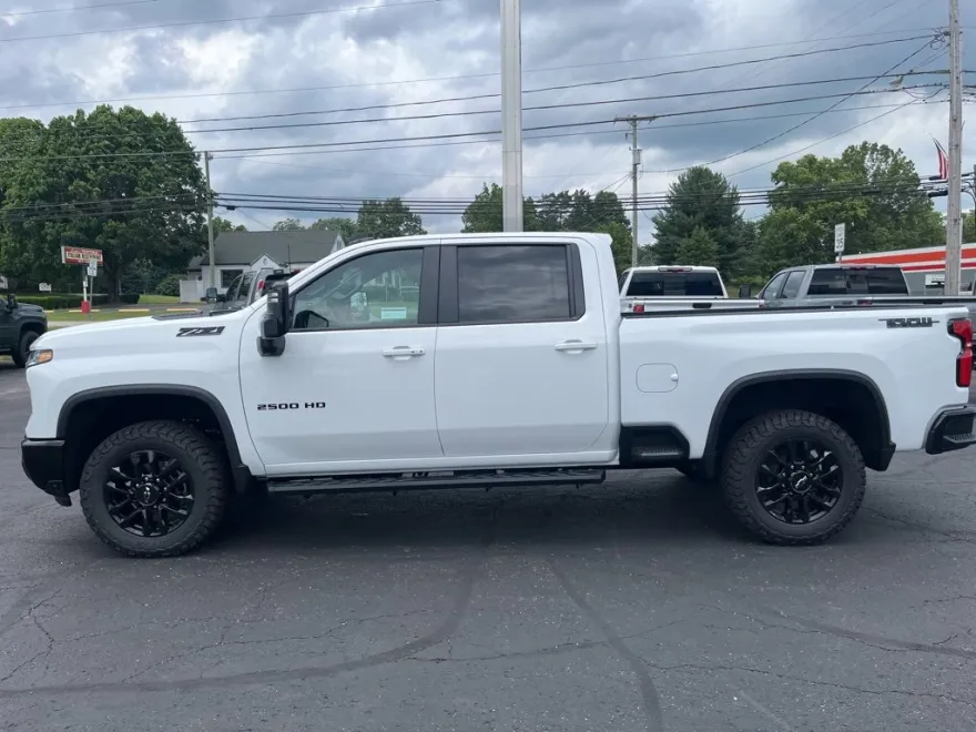2025 Chevrolet Silverado 2500HD LT photo 1