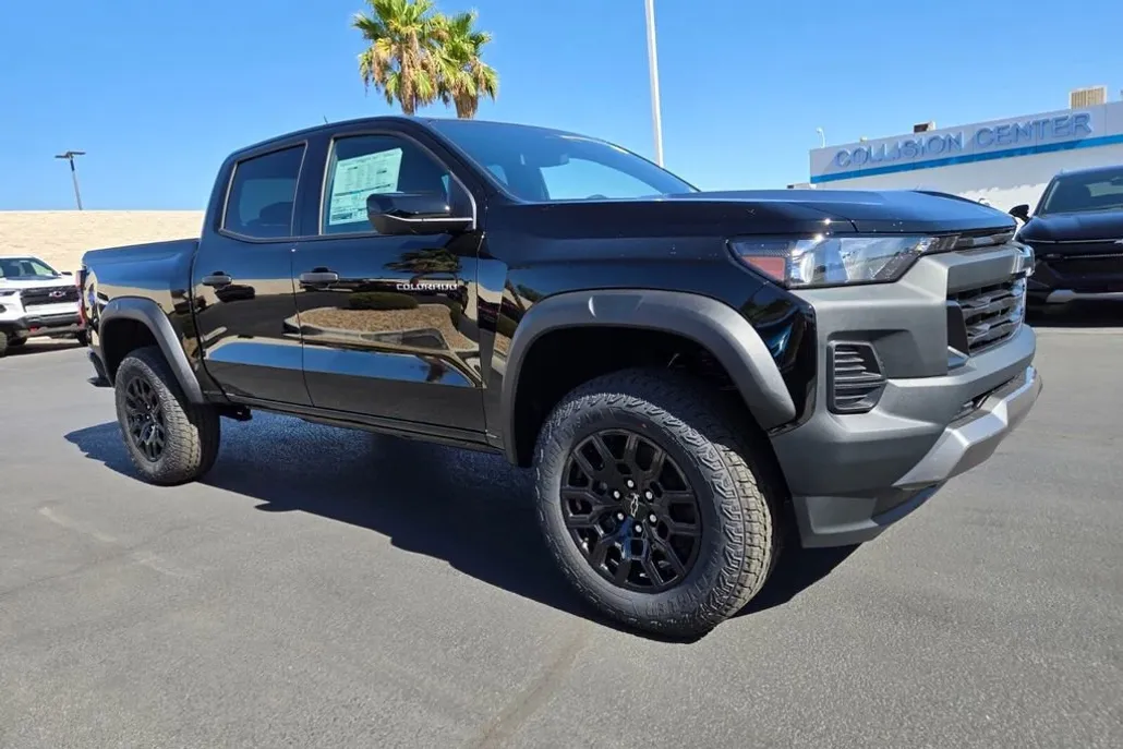 2026 Chevrolet Colorado Trail Boss photo 1