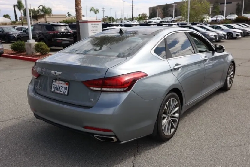 2016 Hyundai Genesis 3.8 photo 1