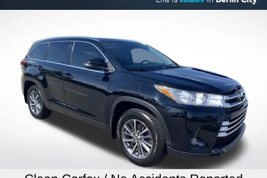 2019 Toyota Highlander XLE photo 1