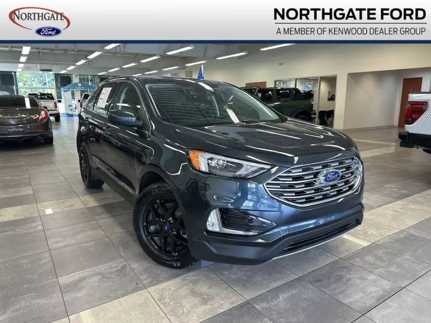 2022 Ford Edge SEL photo 1
