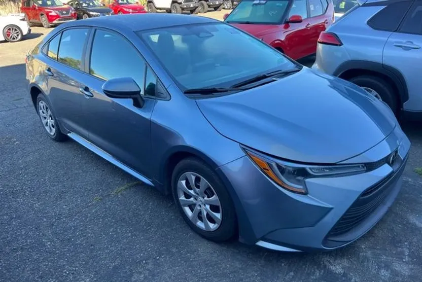 2023 Toyota Corolla LE photo 1