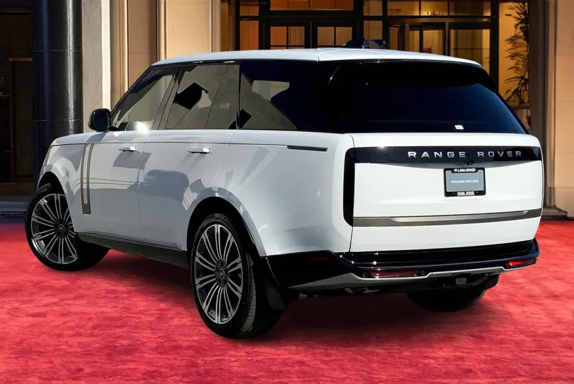 2025 Land Rover Range Rover SE photo 1