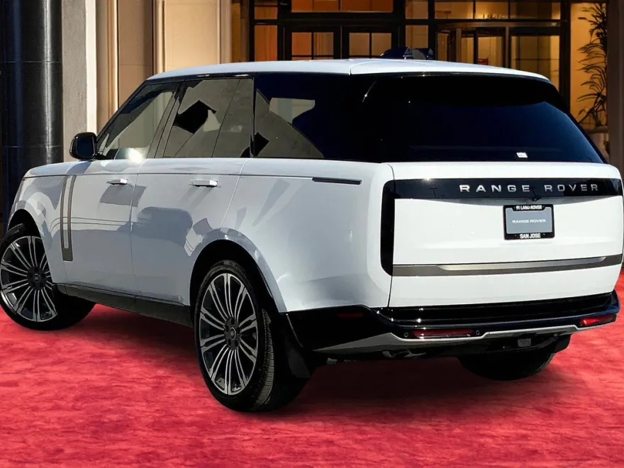 2025 Land Rover Range Rover SE photo 1