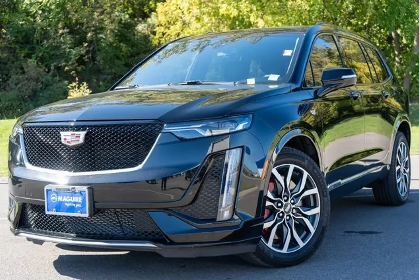 2024 Cadillac XT6 Sport photo 1