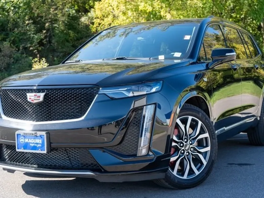 2024 Cadillac XT6 Sport photo 1