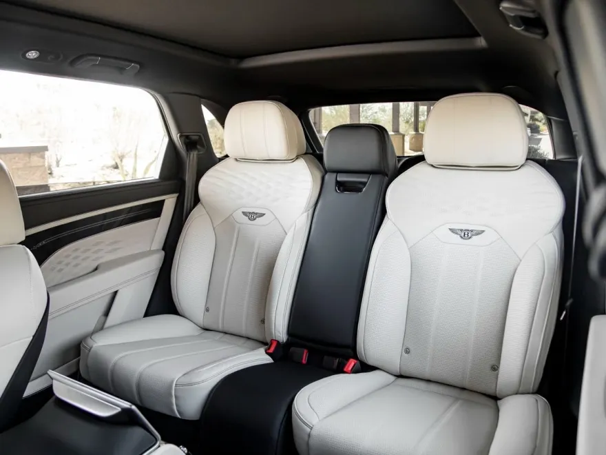 2024 Bentley Bentayga EWB Base photo 19