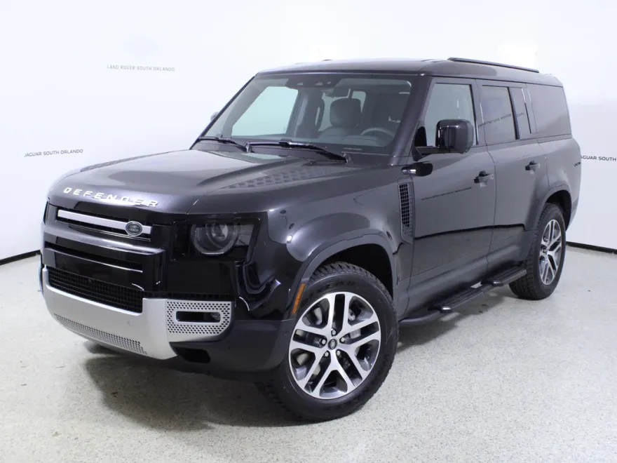 2025 Land Rover Defender 130 S photo 1