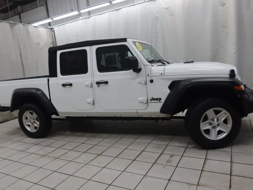 2020 Jeep Gladiator Sport S photo 1